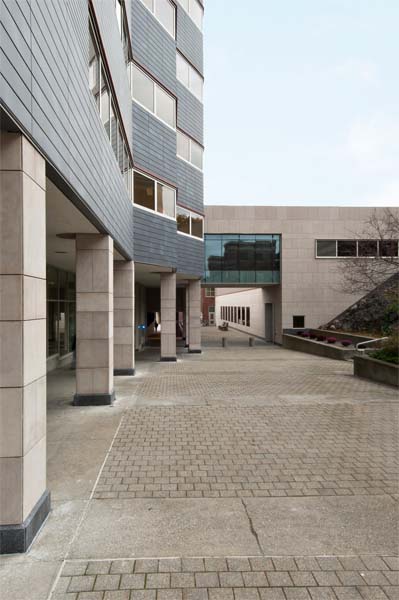 400×600-12103101_12 RPI LCII exterior at dusk